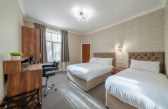 Uno Thames Hotel Maidenhead -Reopened Brand New Again -FREE PARKING