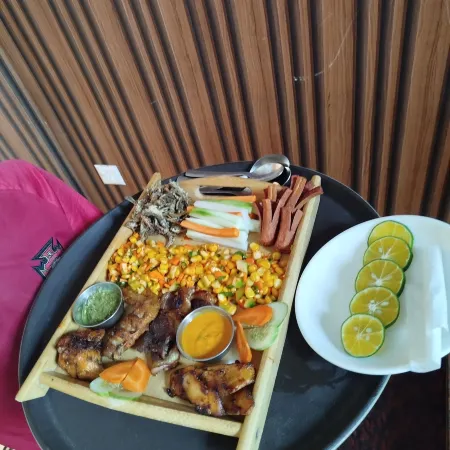 Domukha pali ghar