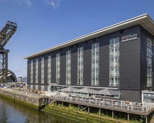 Hilton Garden Inn Glasgow City Centre Hotels near Pollock House