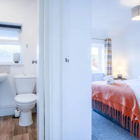 Gellionen - 2 Bedroom House - Clydach Отели в г. Клайдч