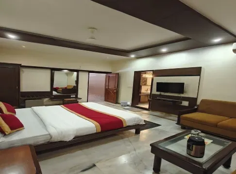 Hotel Ambaji International