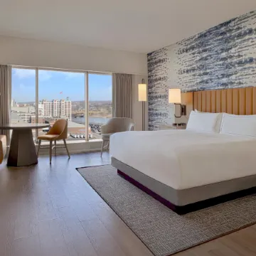 DoubleTree by Hilton Cedar Rapids Convention Complex