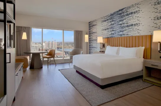 DoubleTree by Hilton Cedar Rapids Convention Complex