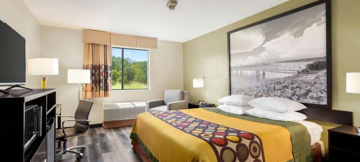 Super 8 by Wyndham Clinton Hotels in Hinds County