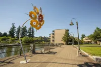 Lakeshore Inn