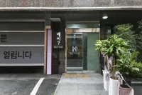 Iksan May 7 Hotel - Motels