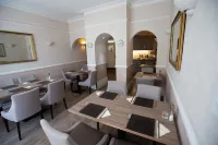 Corner House Hotel Gatwick with Bookable Holiday Parking
