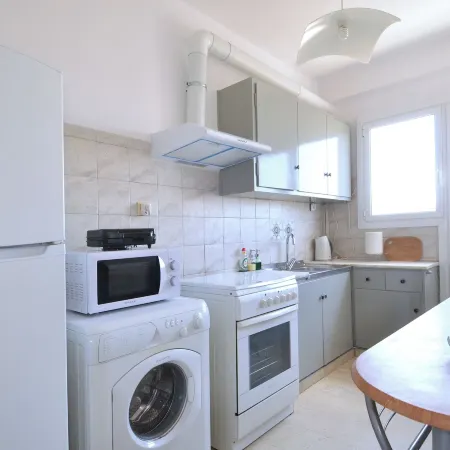 A cute & comfortable 2 bedroom apartment