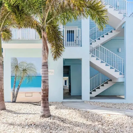 4B Balcony Beachfront Access to Indian Rocks Beach