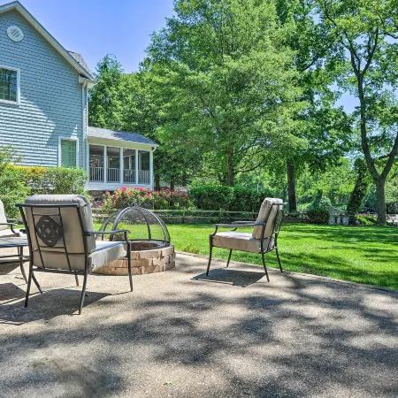 Waterfront Annapolis Cottage Fire Pit and Pier