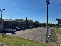 Diamond Inn Forrest City I-40 - parking