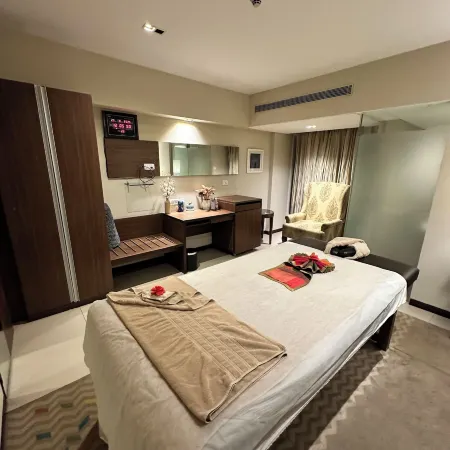 Grand Mercure Vadodara Surya Palace
