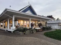 Oceanside Villas Hotels in Sechelt
