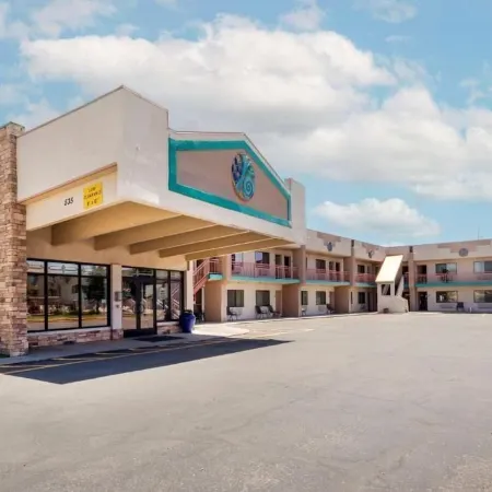 Turquoise Inn and Suites Cortez Near Mesa Verde