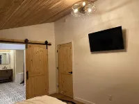 Seneca Lake View Villa w/Pool, Hot Tub, & Fast Wifi
