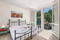 Villa Apartments - Porto Letizia