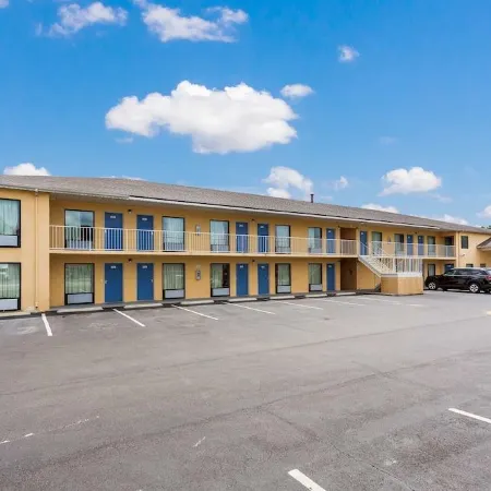 Motel 6 Macclenny, FL