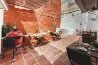Encanto Guesthouse - parking