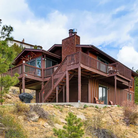 3Br Cabin Near Rmnp Sweeping Views + Fireplace Hotels in Larimer County