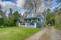 2 Blocks to Beach! Lake Huron Hideaway - Homestays