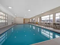 Econo Lodge Inn & Suites Hotels near Crawford