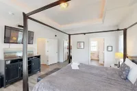 Two-story, Lakefront Getaway With Dock, Beach, Grill, 2 Kayaks, 2 Canoes, AC - 3-Star