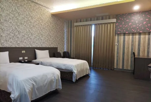 Crystal Hotel - Pet friendly