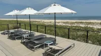 Oceanfront renovated home in FI Pines, stunning views & spacious outdoor oasis - 무료 와이파이