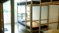 Riverside Home by Bunkstay - Hostels