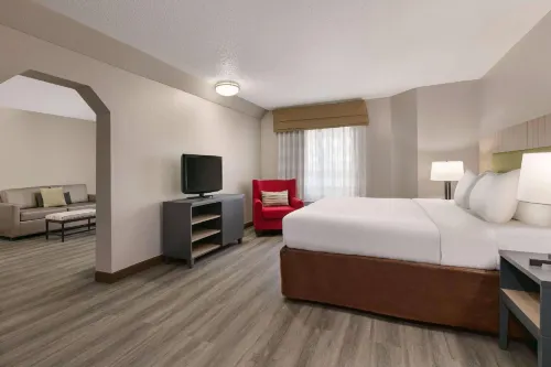 Country Inn & Suites by Radisson, Roanoke Rapids, NC - parking