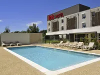 Ibis Istres Trigance - Pools