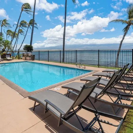 Sea La Vie Secluded Oceanfront condo, Magical Sunrise romantic honeymoon Getaway