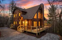 Stunning Views Sleeps 10 - Hot Tub - 2 Fireplaces - 3-Star