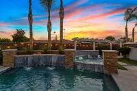 Luxury Oasis, Hot Tub, Outdoor Kitchen and Grill, Arcade Room, Sleep up to 13 - Boutique