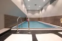 South Hotel Suites - Gym