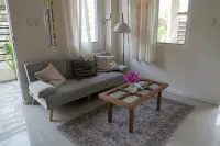 2BR Simple Budget Homestay, beach, parking, Wi-Fi - شاطئ