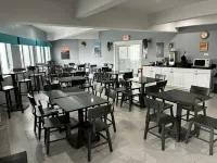 Admiralty Inn & Suites - a Red Collection Hotel - Gym