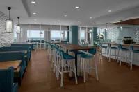 SpringHill Suites默特爾海灘海濱酒店 - 早餐