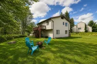 Walk to Beach, Spacious Backyard - Hytter