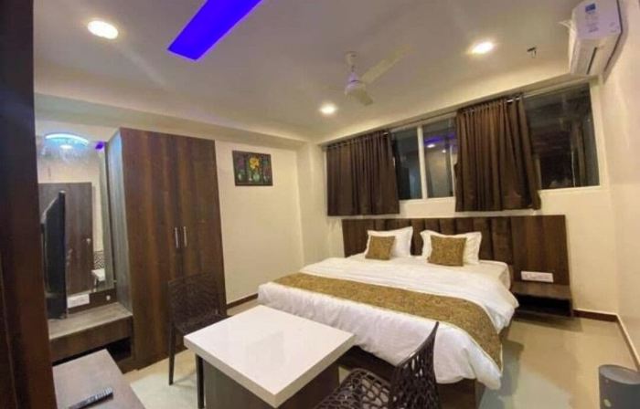 โรงแรม โรส พาเลซ