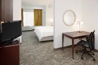 SpringHill Suites Ardmore - parking