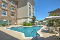 Hilton Garden Inn Dallas/Arlington - Pools
