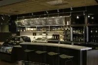 Courtyard Kingston Highway 401/Division Street - bar