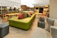 Home2 Suites by Hilton Newark Airport - parking