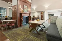 Hampton Inn & Suites Scottsburg - Parkplatz
