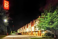 Red Roof Inn Cleveland Airport - Middleburg Heights - parking