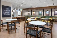 Fairfield Inn & Suites Medford - breakfast