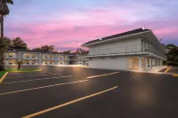 HomeTowne Studios by Red Roof Orange, TX - 2-Star