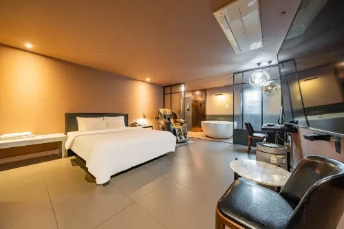 Vine Hotel - Motels