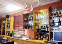 Zecool Hotels Limited - Quầy Bar